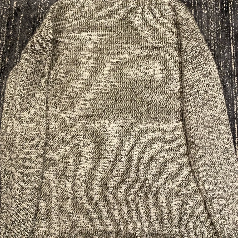 Unique Large Eagle Knit Sweater - Picture 3 of 3